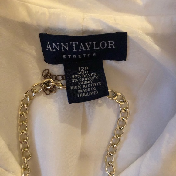 Beautiful Ann Taylor White Blazer - Picture 3 of 7